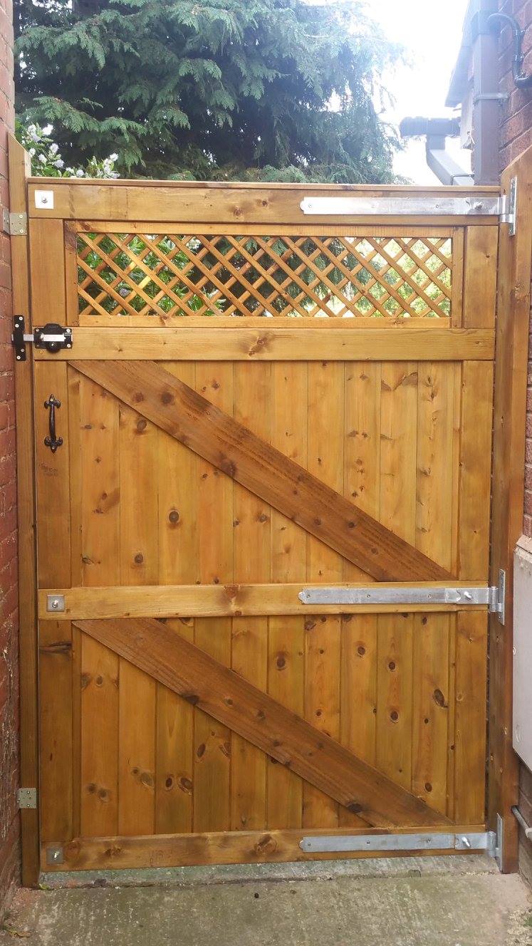 Completed gate reverse view